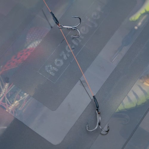 Rozemeijer-Deadbait-Leaders-2x-4-treble-50cm-30lb-2pcs-Show-68456-1024x1024.jpg
