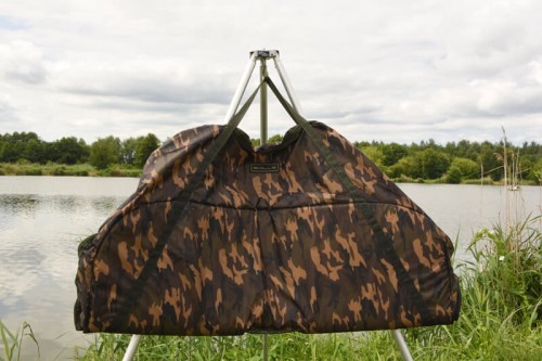 Torba do ważenia i mata karpiowa SKILLS Camo Unhookingmat