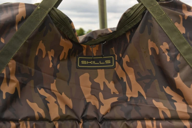 Torba do ważenia i mata karpiowa SKILLS Camo Unhookingmat
