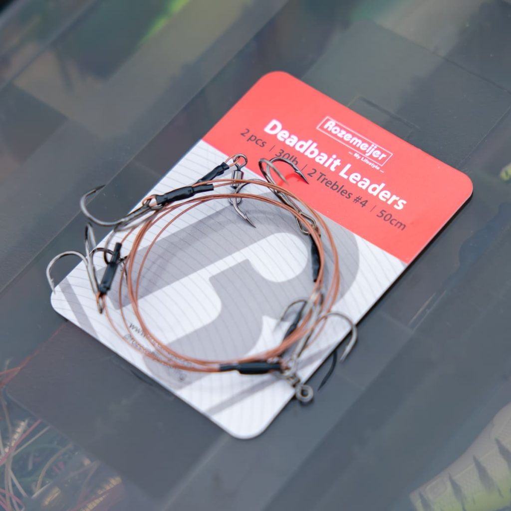 Rozemeijer-Deadbait-Leaders-2x-4-treble-50cm-30lb-2pcs-Side-68456-1024x1024.jpg